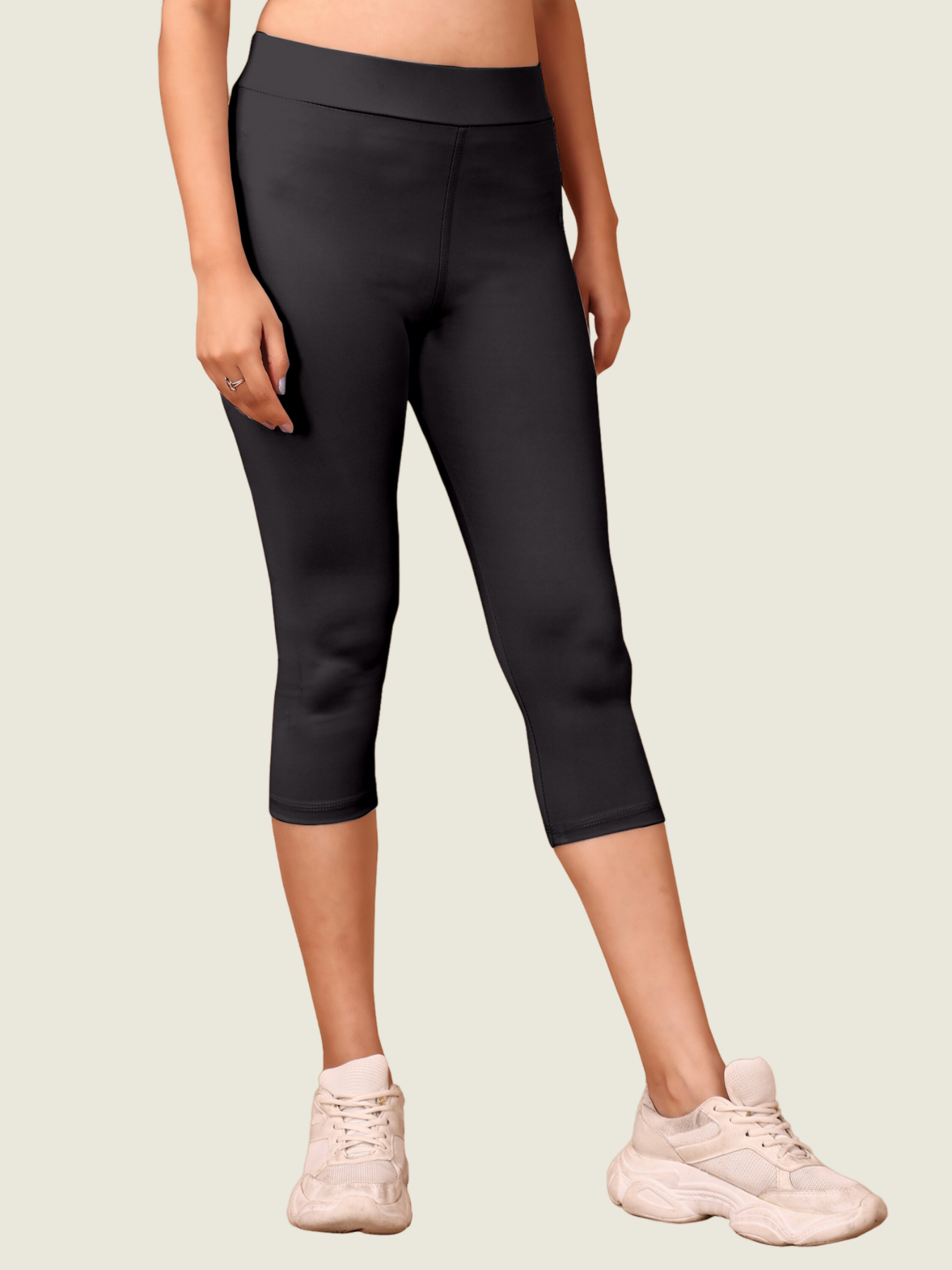 Core Crop 3/4 Leggings (Classic Black)